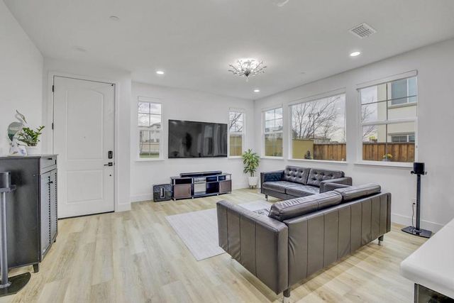 1426 S Central Parkway, Mountain House, CA 95391