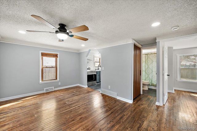 7243 Garvin, Waterford Charter Township, MI 48329