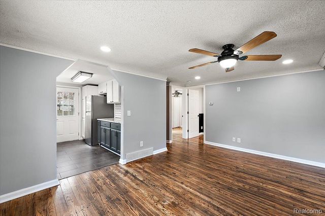 7243 Garvin, Waterford Charter Township, MI 48329