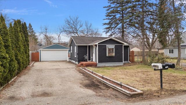 7243 Garvin, Waterford Charter Township, MI 48329