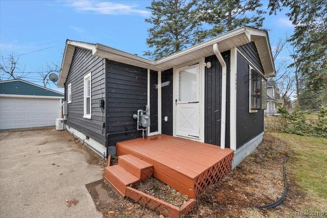 7243 Garvin, Waterford Charter Township, MI 48329