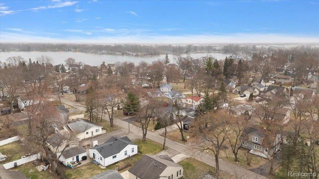 7243 Garvin, Waterford Charter Township, MI 48329