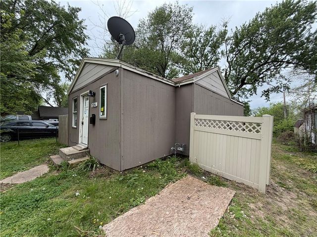 326 N Cedar Avenue, Independence, MO 64053