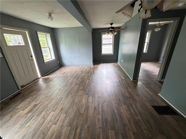 326 N Cedar Avenue, Independence, MO 64053