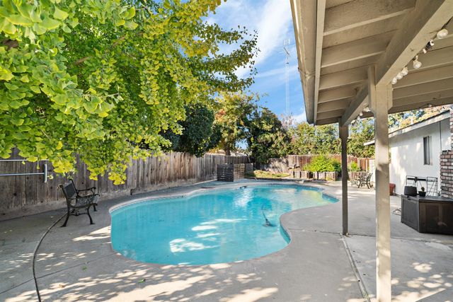 1216 Mist Flower, Modesto, CA 95355