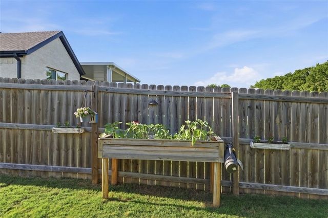 458 N Yona Lane, Farmington, AR 72730