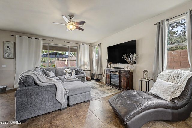 6938 W HARWELL Road, Laveen, AZ 85339