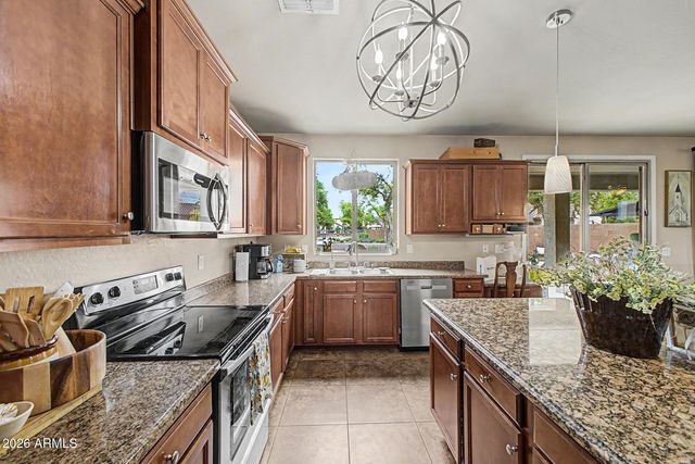 6938 W HARWELL Road, Laveen, AZ 85339