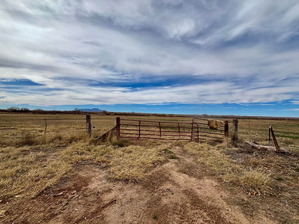 Image 2 of property listing at Camino Ulibarri, Veguita, NM 87062