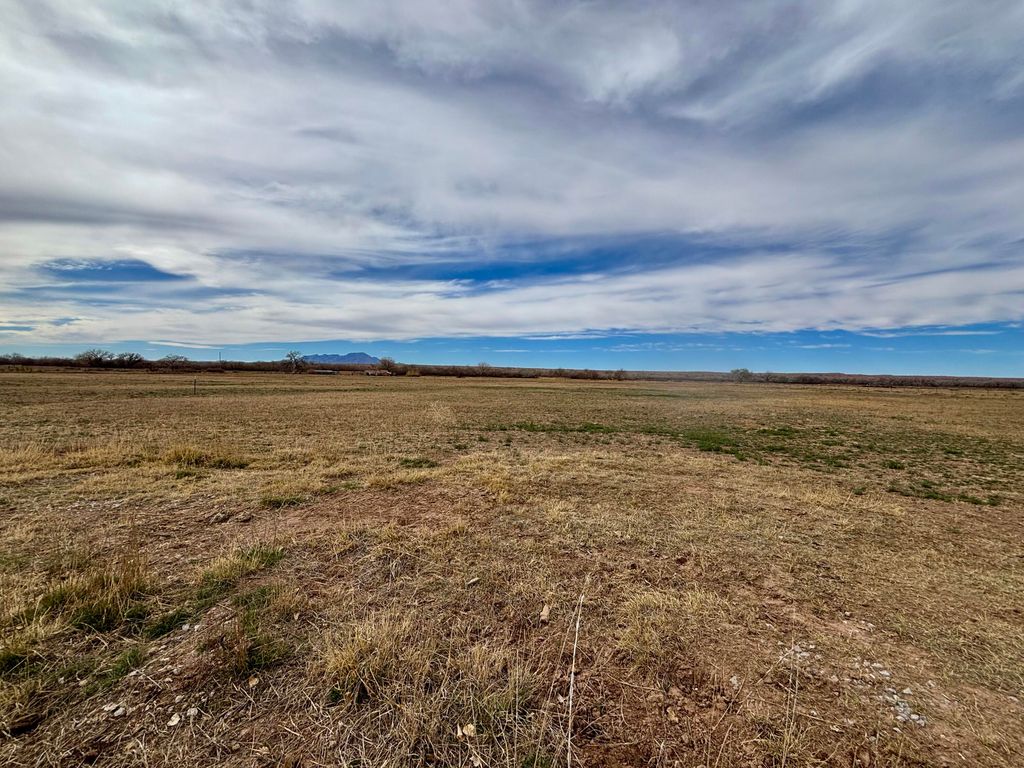 Image 4 of property listing at Camino Ulibarri, Veguita, NM 87062