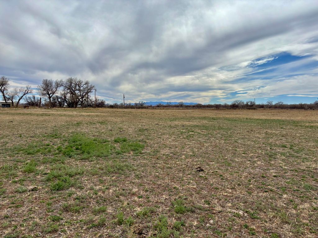 Image 5 of property listing at Camino Ulibarri, Veguita, NM 87062
