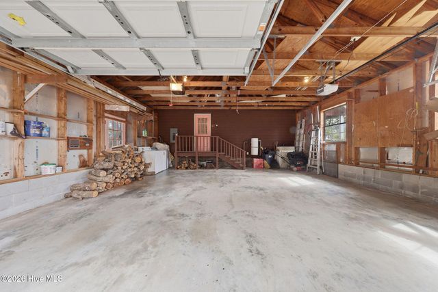 1207 Old Ocean Highway, Bolivia, NC 28422