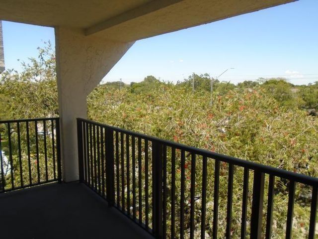 6195 Rock Island Road 402, Tamarac, FL 33319