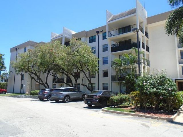 6195 Rock Island Road 402, Tamarac, FL 33319