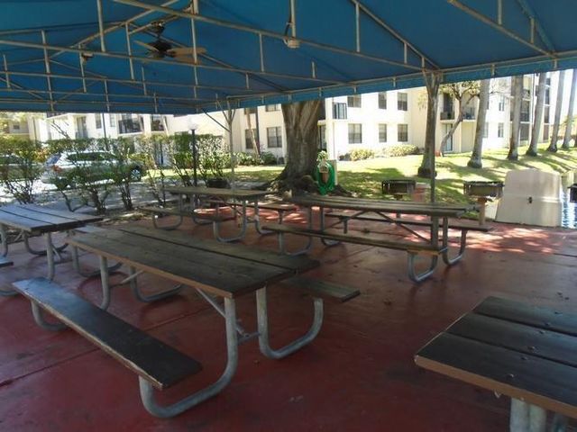 6195 Rock Island Road 402, Tamarac, FL 33319