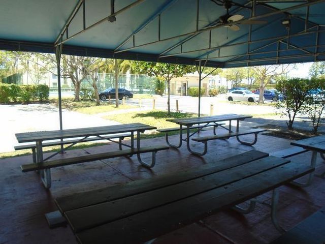 6195 Rock Island Road 402, Tamarac, FL 33319