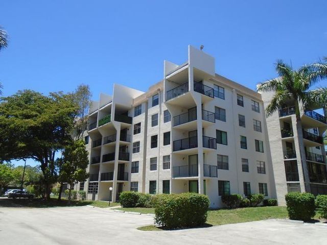 6195 Rock Island Road 402, Tamarac, FL 33319