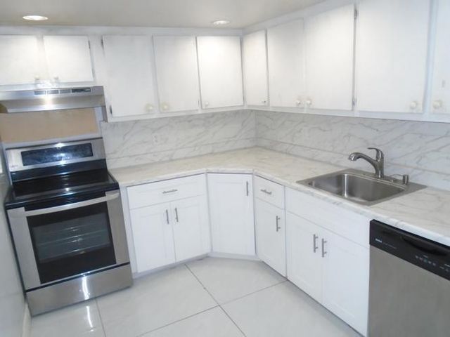 6195 Rock Island Road 402, Tamarac, FL 33319