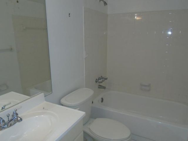 6195 Rock Island Road 402, Tamarac, FL 33319