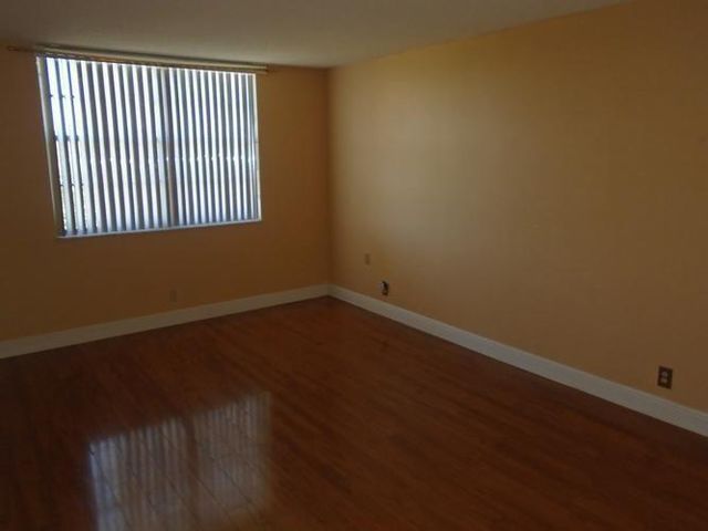 6195 Rock Island Road 402, Tamarac, FL 33319