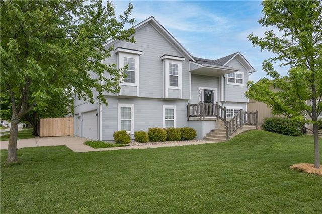 245 W Cheyenne Street, Gardner, KS 66030