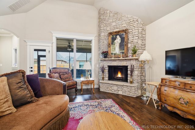 5311 E 126th Place S, Bixby, OK 74008