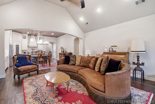 5311 E 126th Place S, Bixby, OK 74008