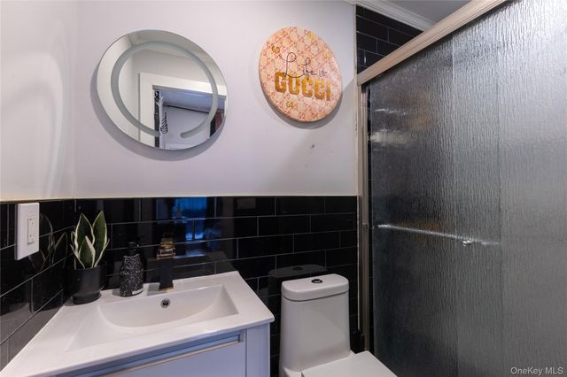 48 Essex Street 1, Brooklyn, NY 11208