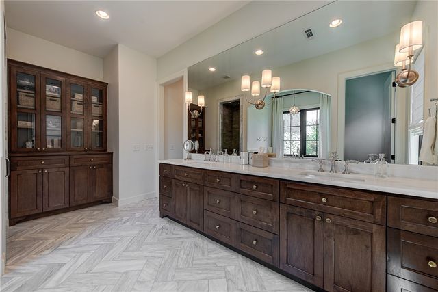 4301 S 86th Street, Bentonville, AR 72713