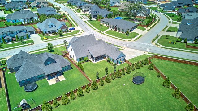 4301 S 86th Street, Bentonville, AR 72713
