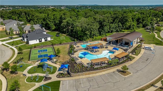 4301 S 86th Street, Bentonville, AR 72713