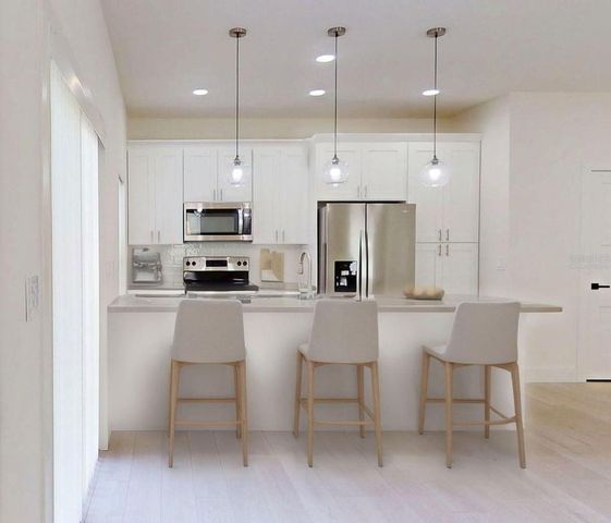 4020 E HENRY AVENUE, Tampa, FL 33610