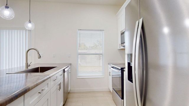 4020 E HENRY AVENUE, Tampa, FL 33610