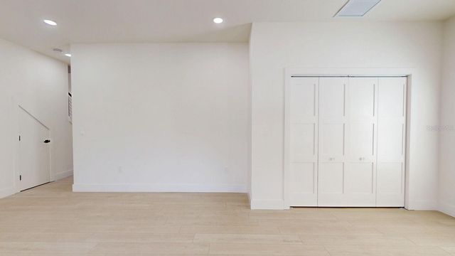 4020 E HENRY AVENUE, Tampa, FL 33610