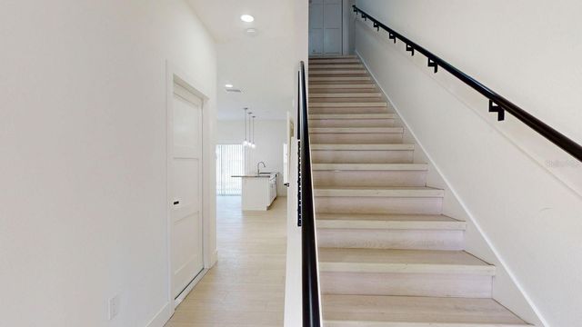 4020 E HENRY AVENUE, Tampa, FL 33610