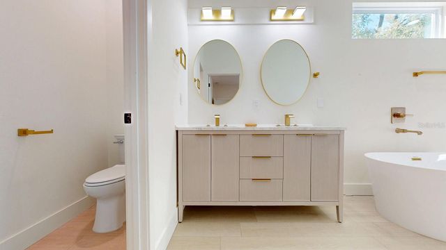 4020 E HENRY AVENUE, Tampa, FL 33610