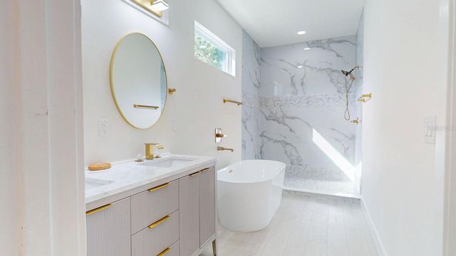 4020 E HENRY AVENUE, Tampa, FL 33610