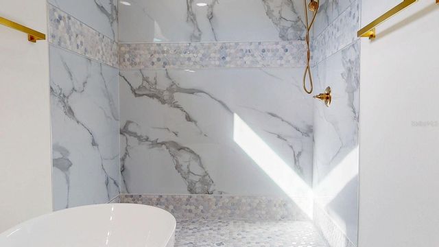 4020 E HENRY AVENUE, Tampa, FL 33610