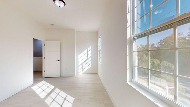 4020 E HENRY AVENUE, Tampa, FL 33610