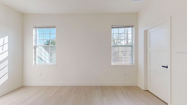 4020 E HENRY AVENUE, Tampa, FL 33610