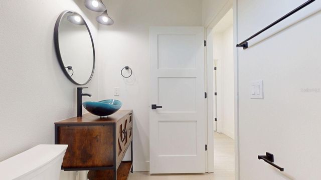 4020 E HENRY AVENUE, Tampa, FL 33610