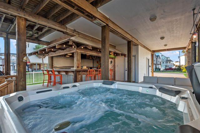 22803 Chiquita Street, Galveston, TX 77554