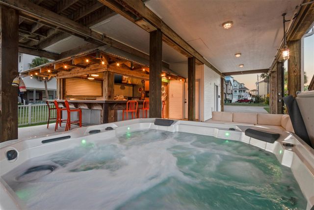 22803 Chiquita Street, Galveston, TX 77554