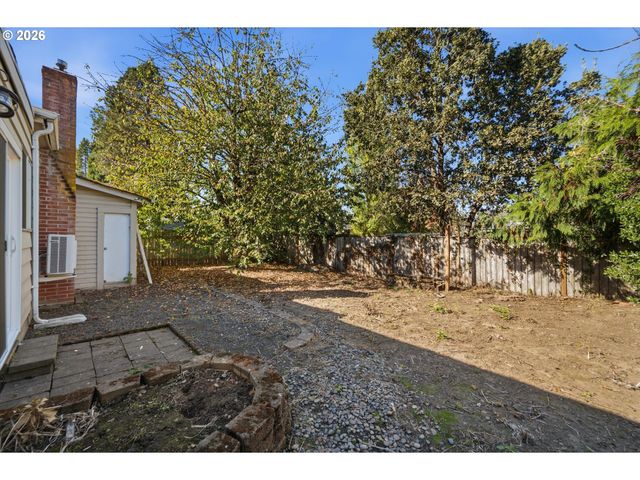 1243 Ne 9TH Ave, Mc Minnville, OR 97128