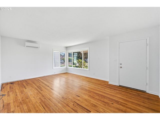 1243 Ne 9TH Ave, Mc Minnville, OR 97128