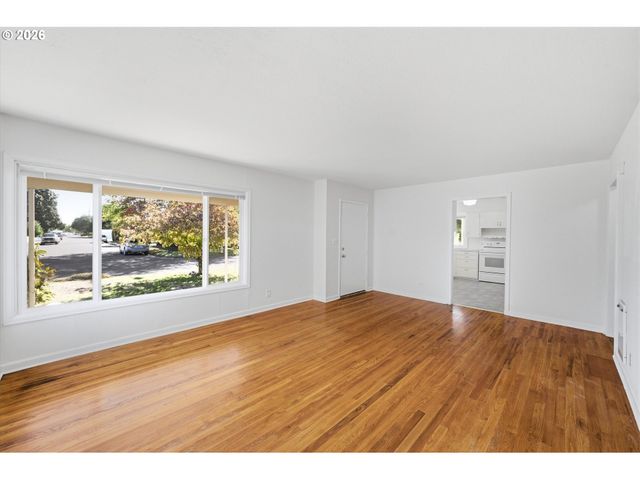 1243 Ne 9TH Ave, Mc Minnville, OR 97128