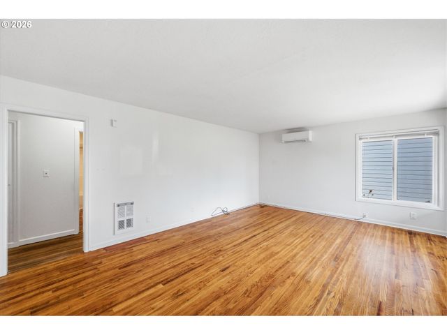 1243 Ne 9TH Ave, Mc Minnville, OR 97128