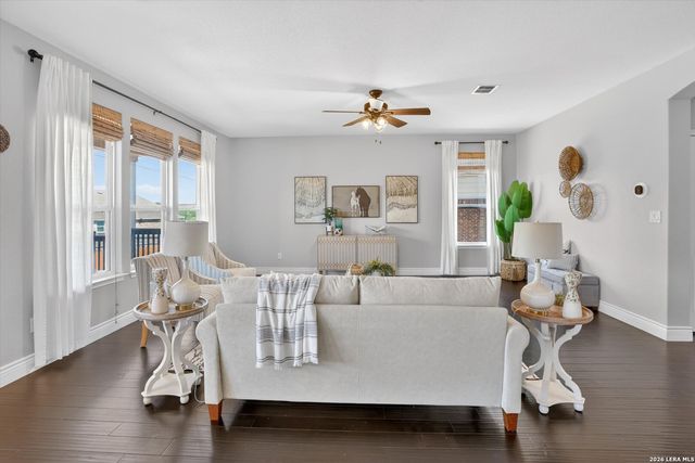 7407 Valle Msn, Boerne, TX 78015