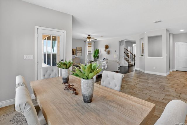 7407 Valle Msn, Boerne, TX 78015