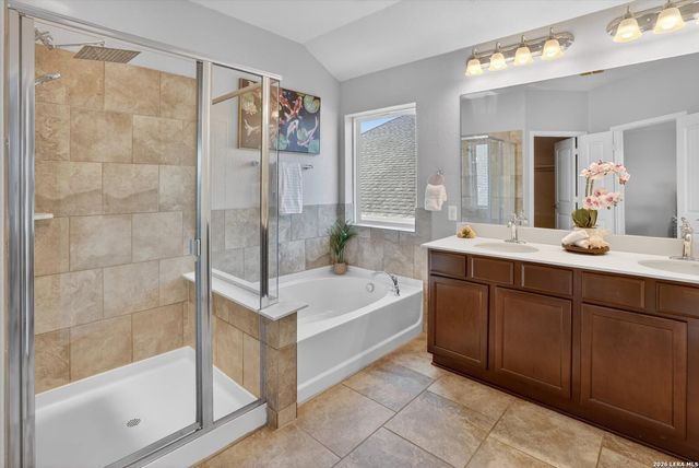 7407 Valle Msn, Boerne, TX 78015